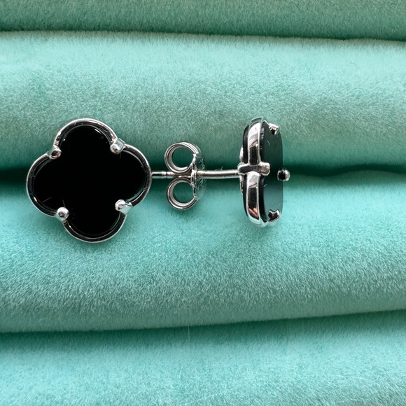 Clover Earrings. 10k White Gold - Picture 2 of 3